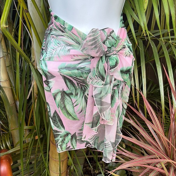 TINIBIKINI Tropical Print Sarong Cover Up one size fits most - Picture 2 of 7